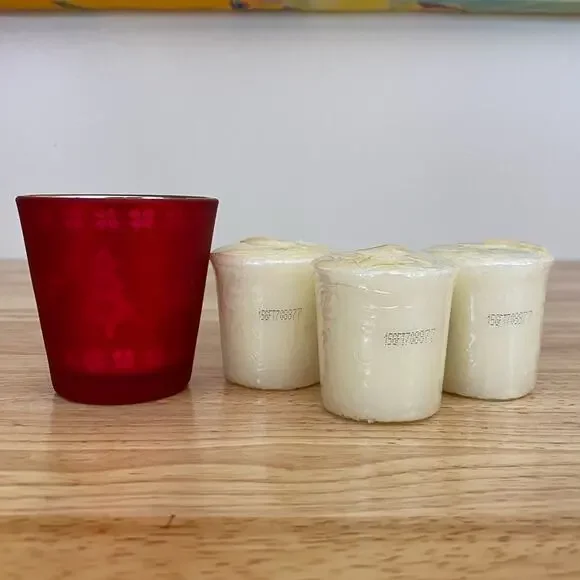 Yankee Candle Small Sugared Apple Candles and Holiday Themed Candle Holder - Picture 3 of 6